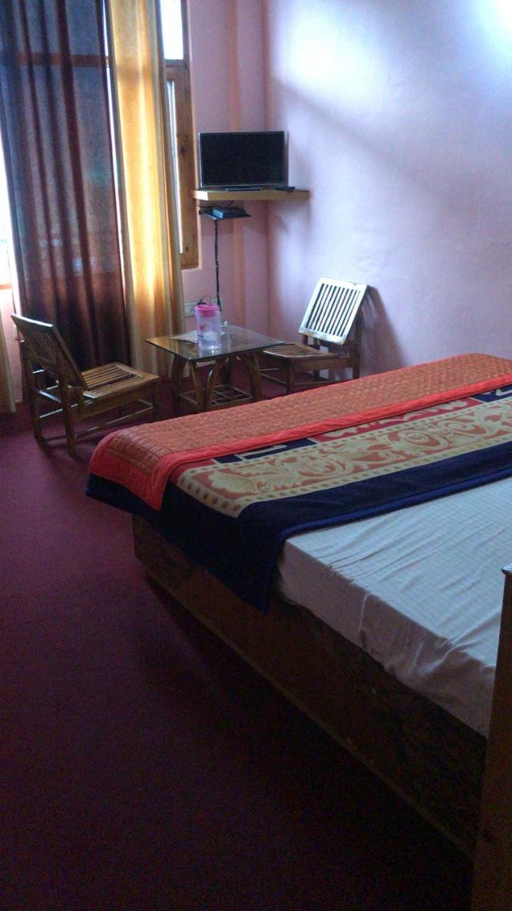 Hotel Kingston Manāli Exteriér fotografie