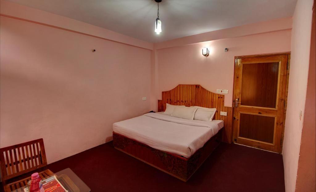 Hotel Kingston Manāli Exteriér fotografie