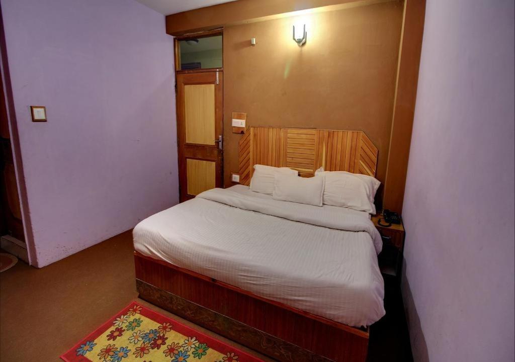Hotel Kingston Manāli Exteriér fotografie